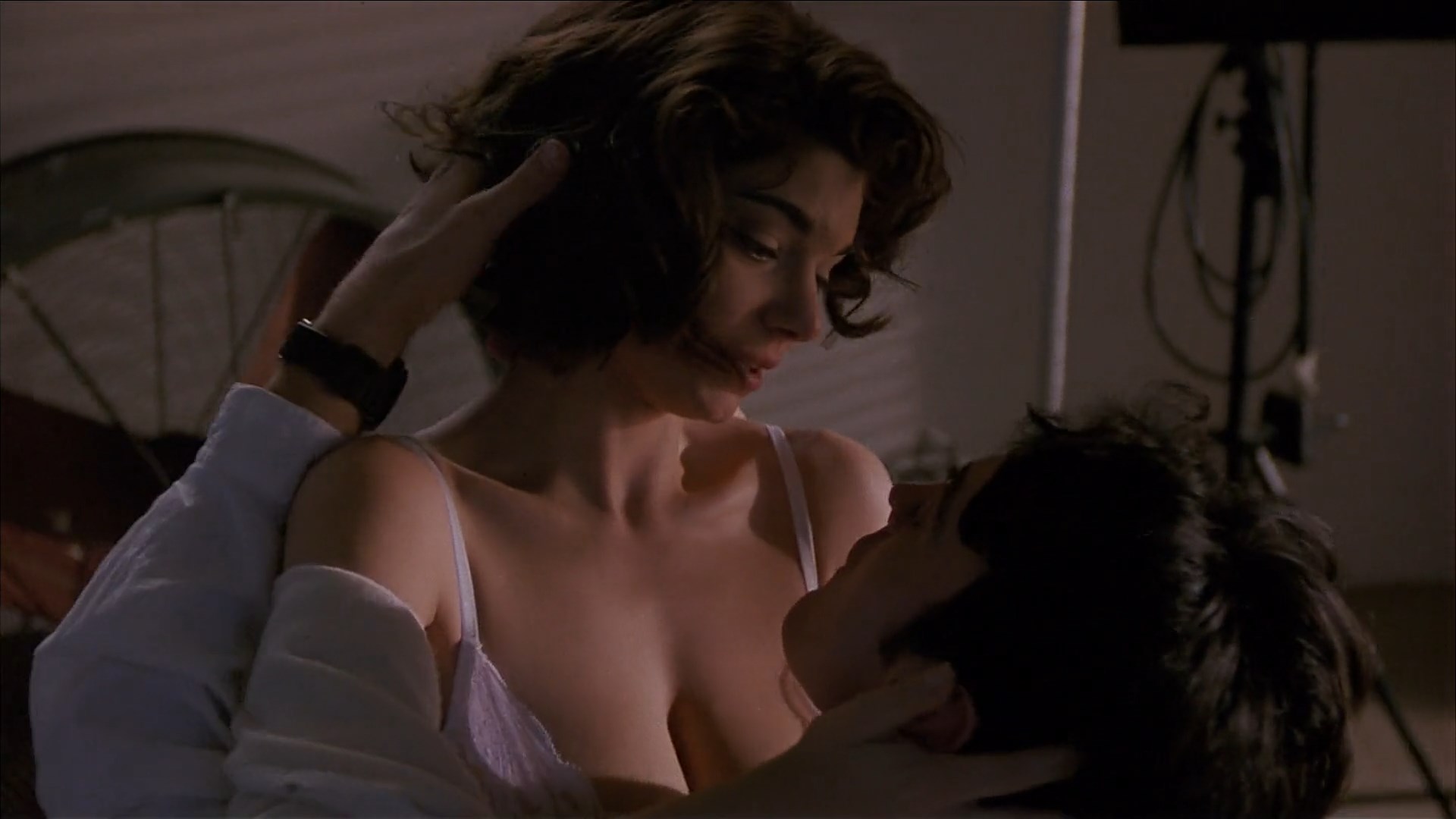 Laura san giacomo topless