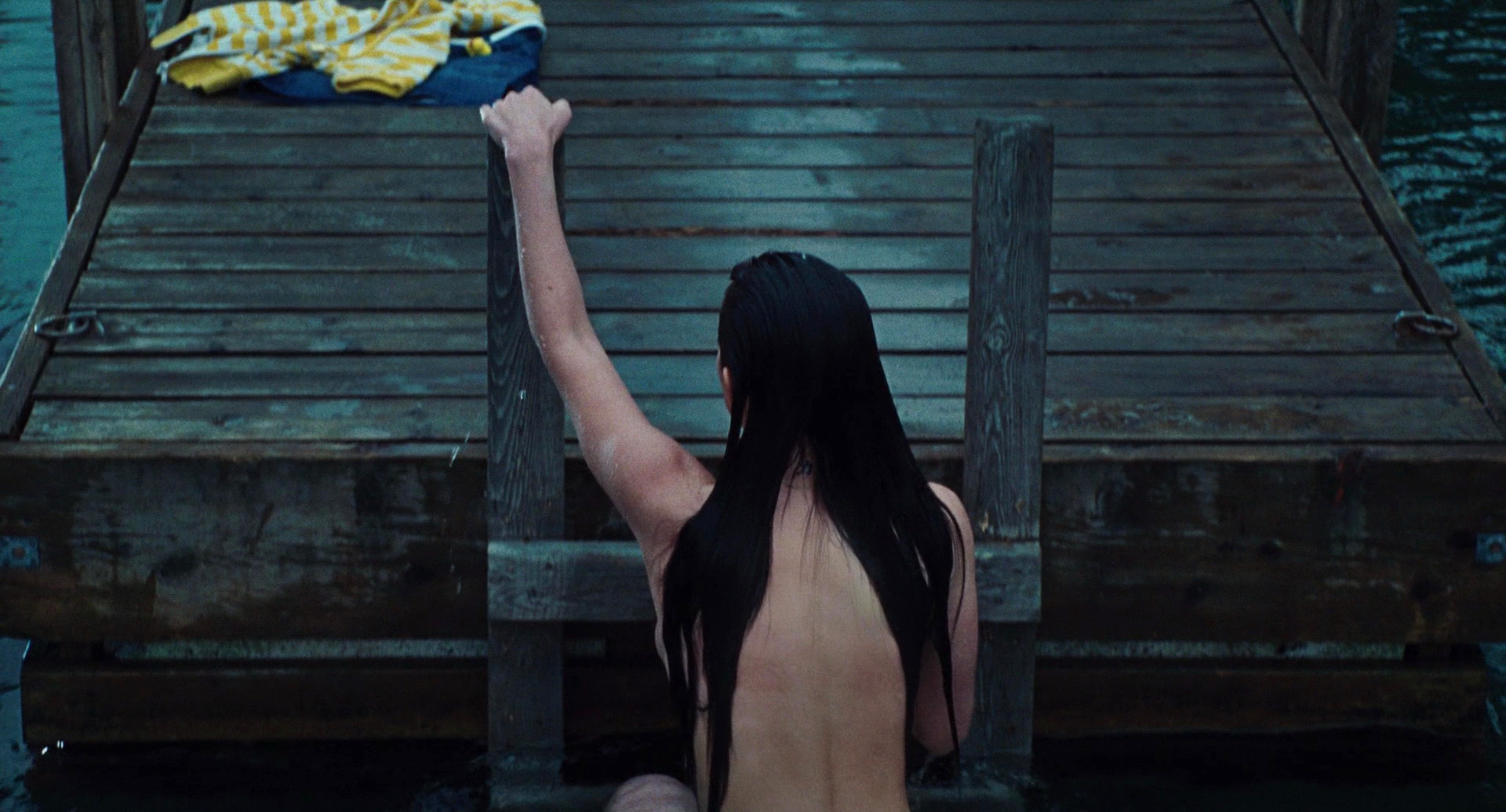 1920px x 1036px - Watch Online - Megan Fox, Amanda Seyfried â€“ Jennifer's Body (2009) HD 1080p