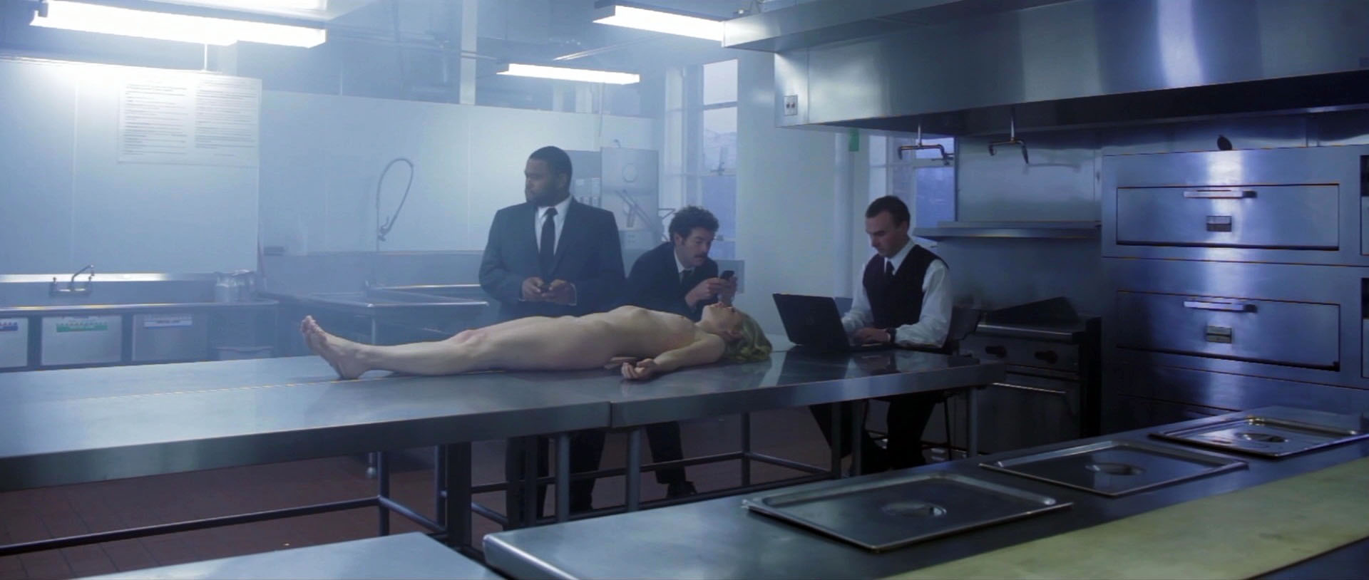 Cynthia Kirchner – Hot Bot (2016) HD 1080p