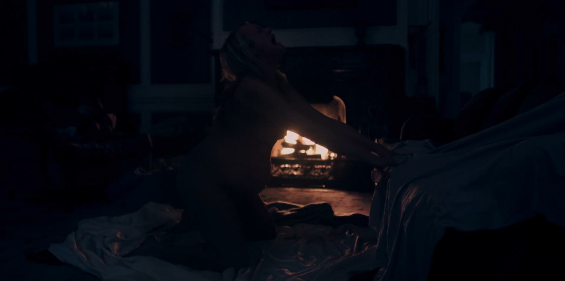 Handmaids tale sex scenes 💖 Elisabeth Moss Labor Naked Scene