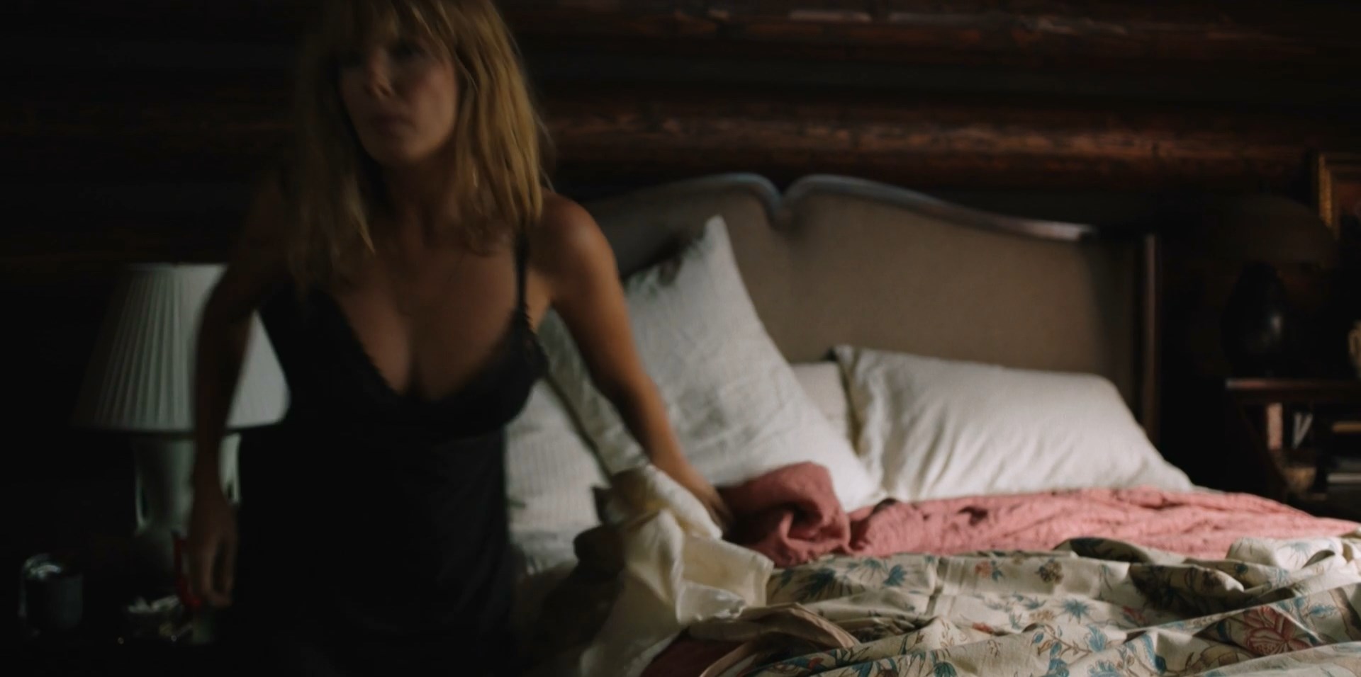 Kelly Reilly Nude. 
