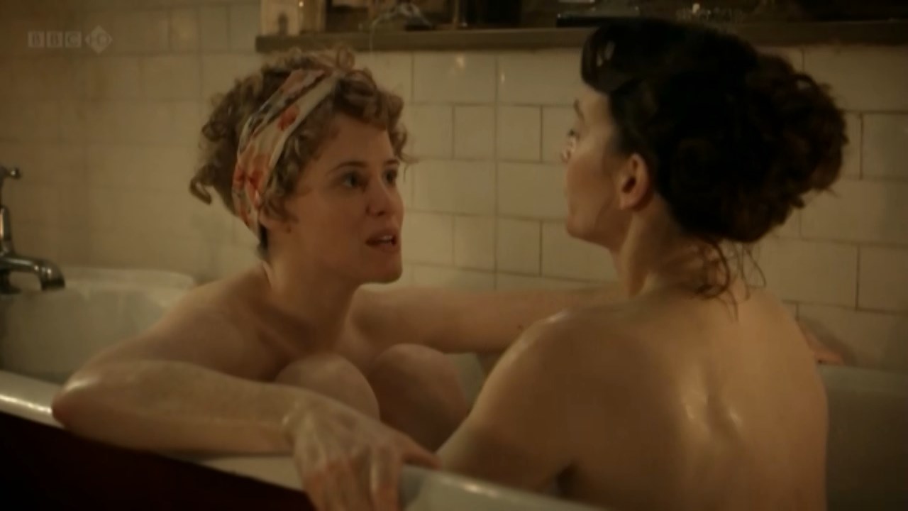 Foy topless claire Claire Foy