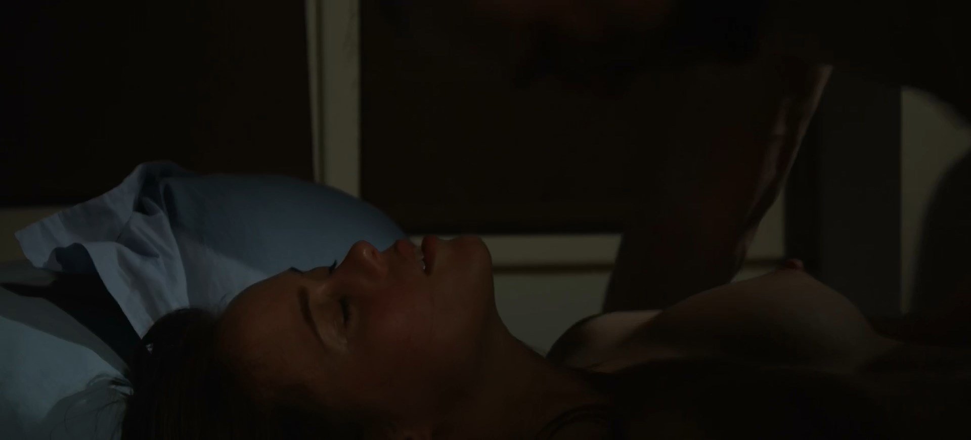 Alix Benezech, Tanya Mattouk, Julia Gratens, Sofiia Manousha, etc - Les vilains (2016) HD 1080p