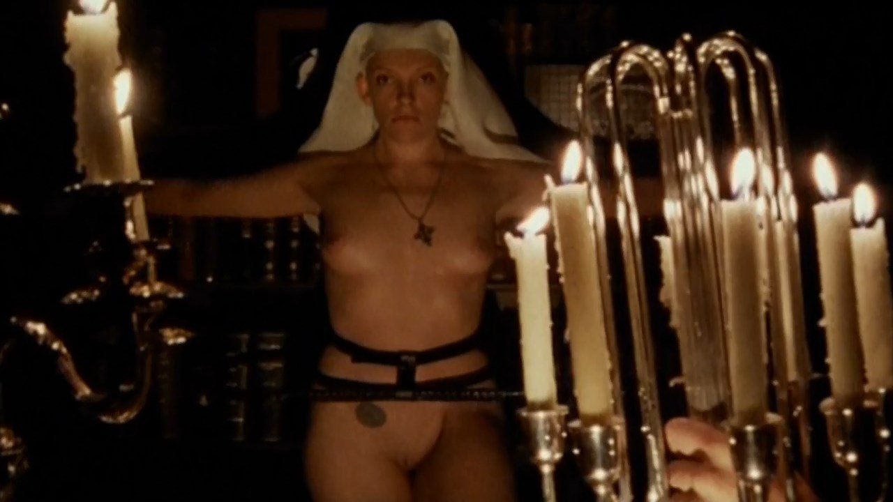 Collette topless toni Toni Collette