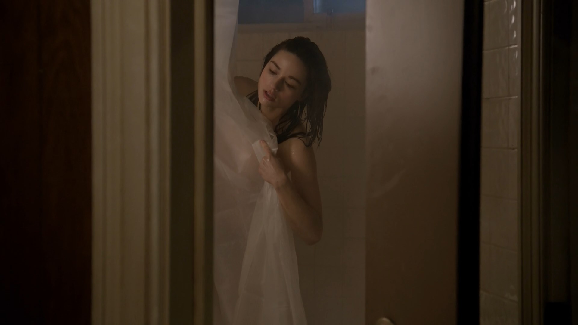 Crystal Reed - Teen Wolf s03e06 (2013) HD 1080p.