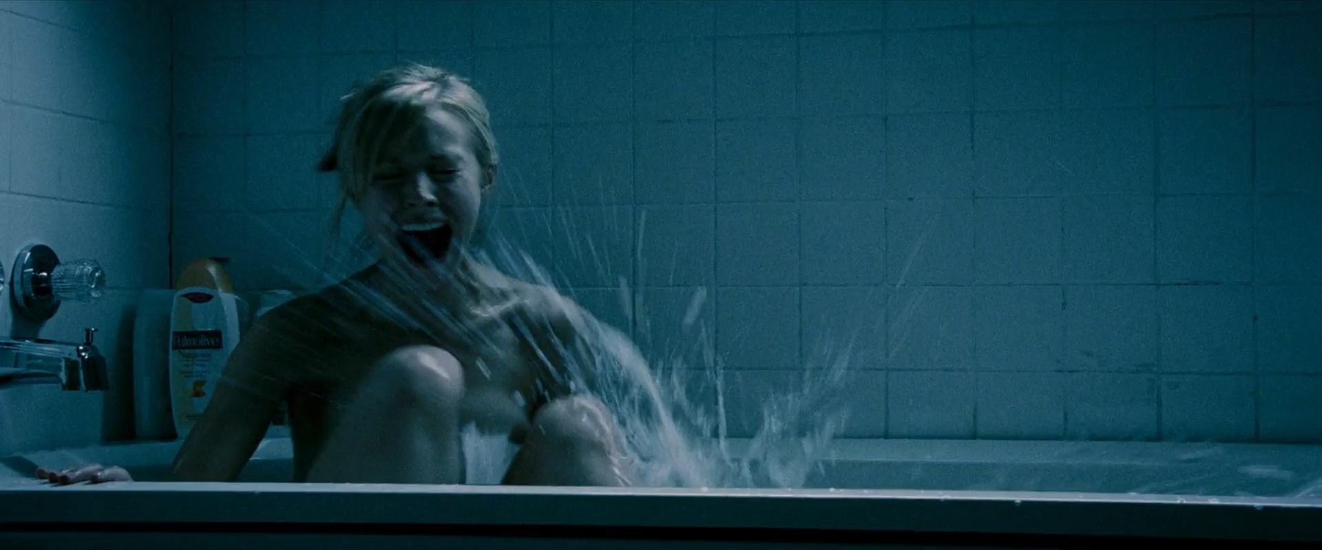 Kristen Bell, Christina Milian - Pulse (2006) HD 1080p.