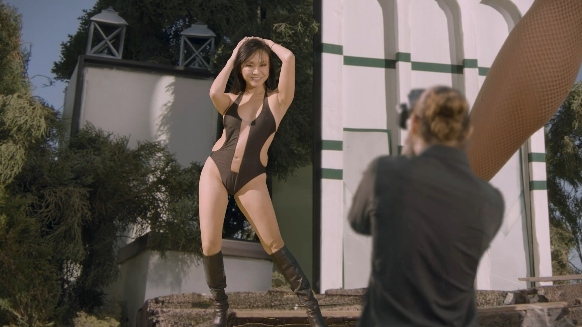 Ivy Smith, Christine Nguyen - Attack of the 50 Foot CamGirl (2022) HD 1080p...