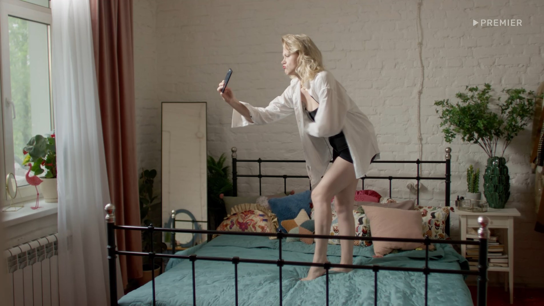 Anna Kotova, Lukerya Ilyashenko, Yuliya Serina, etc - Onlajf s01e06-07 (2022) HD 1080p