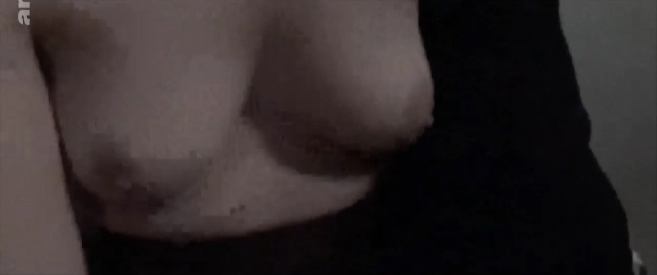 Alba Baptista, Zoé Friedrich - Patrick (2019) HD 720p