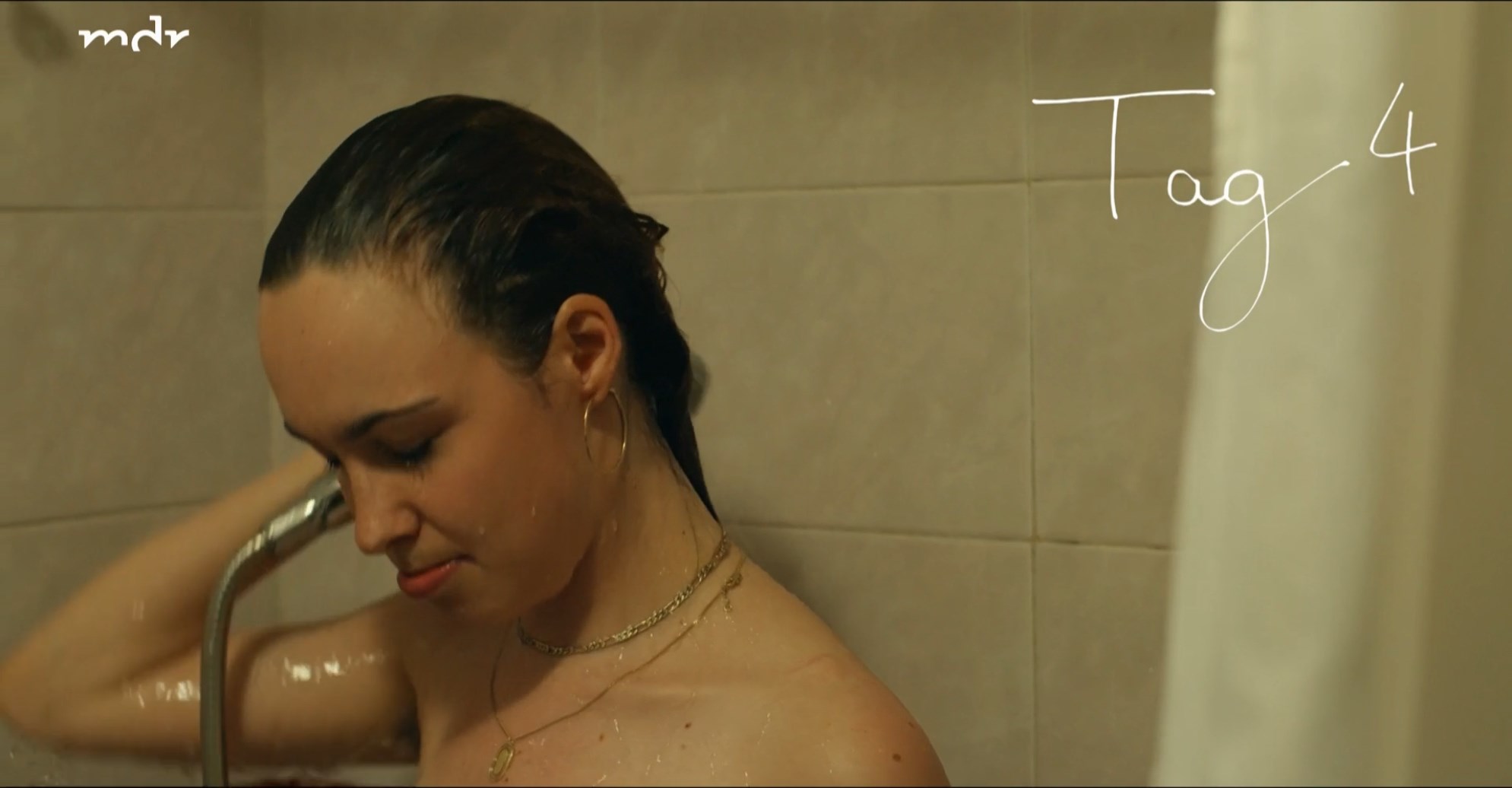 Watch Online - Victoria Schulz, Maya Unger - Vamos a la playa (2022) HD  1080p