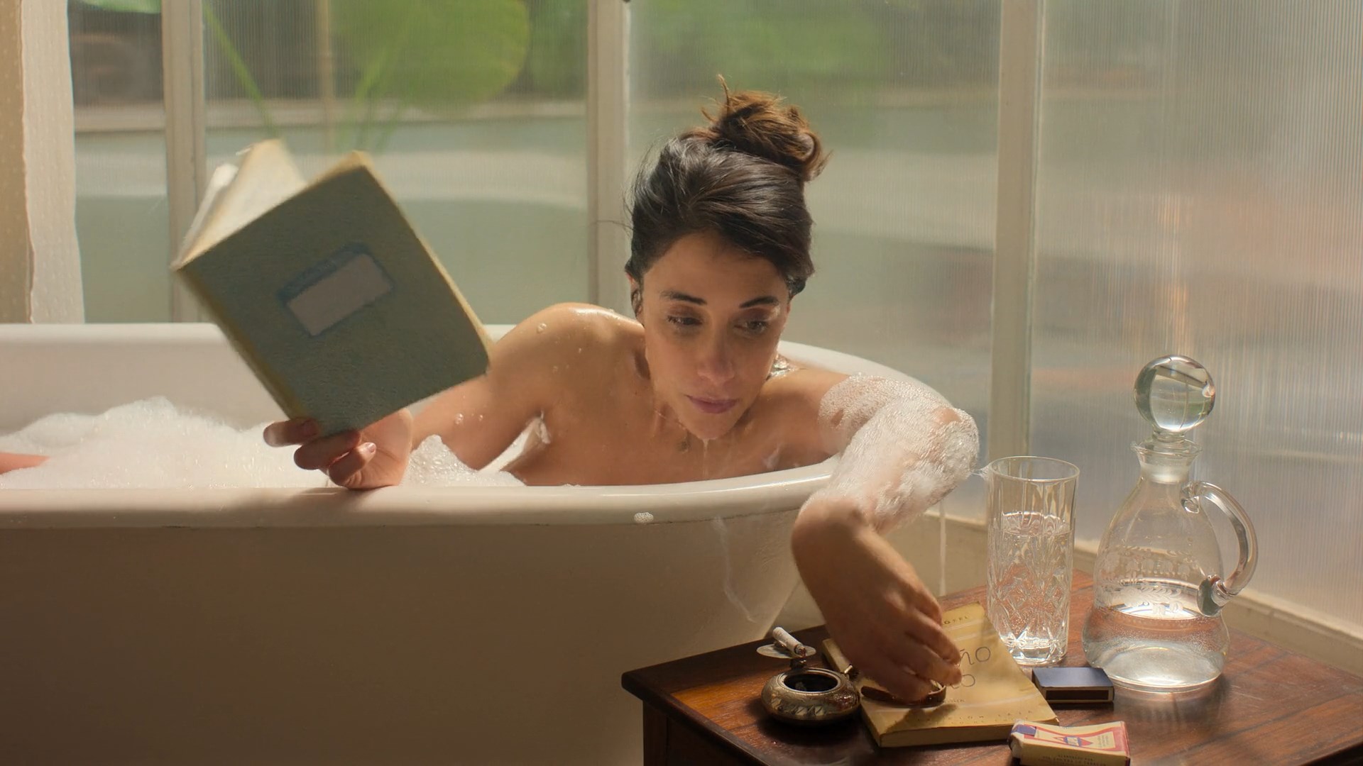 Elisa Zulueta - In Her Place (El lugar de la otra) (2024) HD 1080p