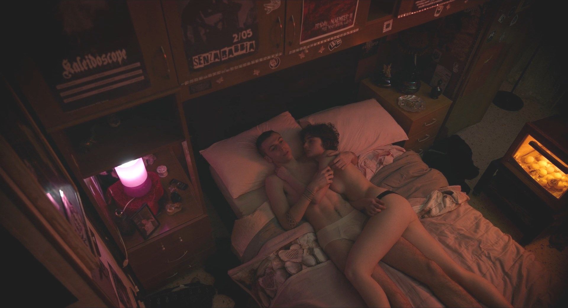 Tecla Insolia, Barbara Ronchi - Familia (2024) HD 1080p