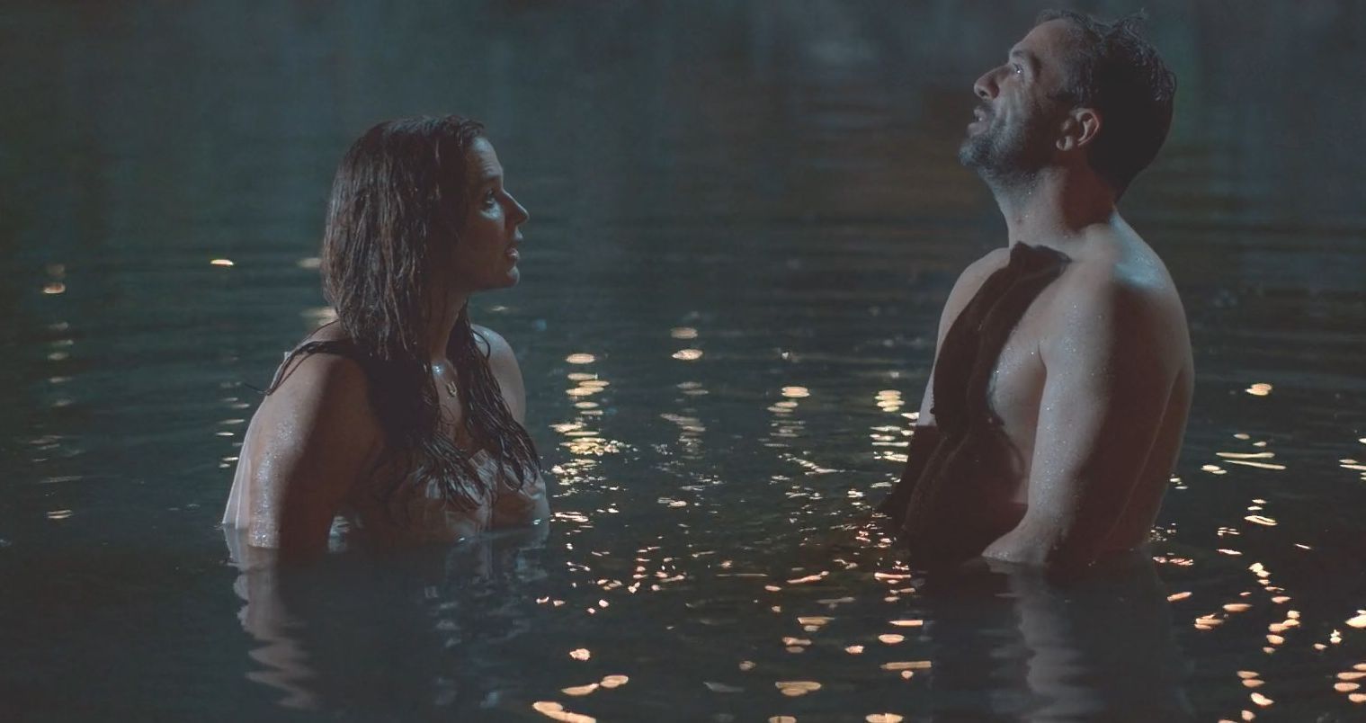 Poppy Montgomery, Carie Kawa, Demi Harman - Christmas on the Farm (2021) HD 1080p