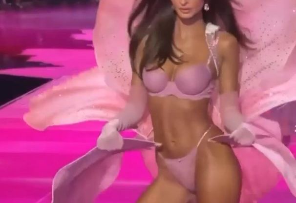 Irina Shayk, Emily Ratajkowski - Victoria's Secret Fashion Show (2025) HD 1080p