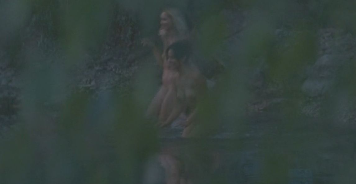 Hana Vagnerová, Judit Pechácek, Alzbeta Ferencová - Pod parou (2025) HD 1080p