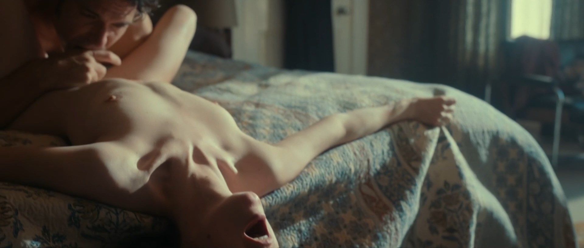 Lola Petticrew, Gillian Anderson - Trespasses s01e01-03 (2025) HD 1080p