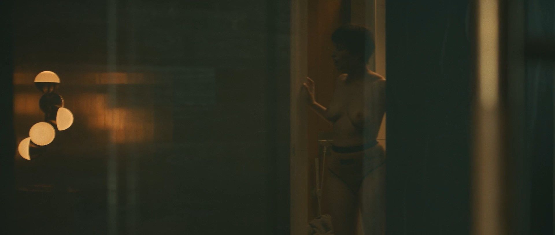 Anya Chipovskaya, Tereza Diuro, Anastasiya Mikulchina, Nino Kantariya, etc - Zhar s01e01-08 (2025) HD 1080p