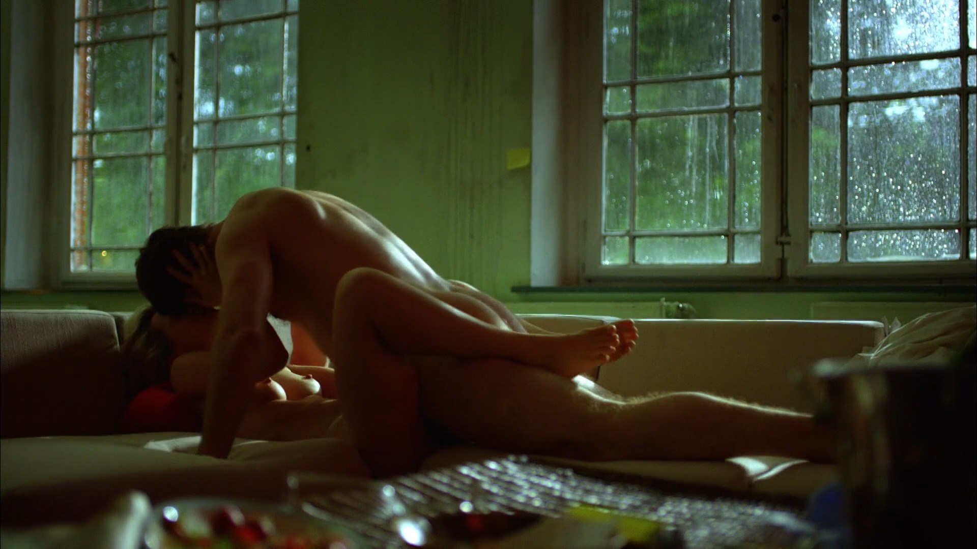 Veerle Baetens, etc - Code 37 (2011) HD 1080p