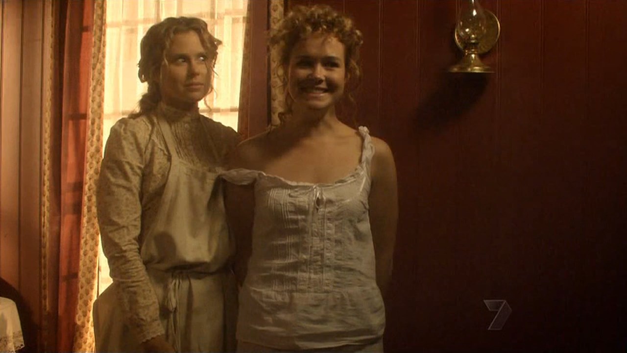 Krew Boylan, Zoe Ventoura, Anna Hutchison, Mirrah Foulkes, Isabelle Wong Leung - Wild Boys s01 (2011) HD 720p