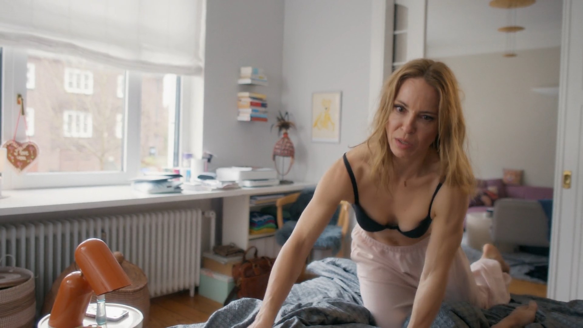 Anneke Kim Sarnau - Rosen und Reis (2024) HD 1080p